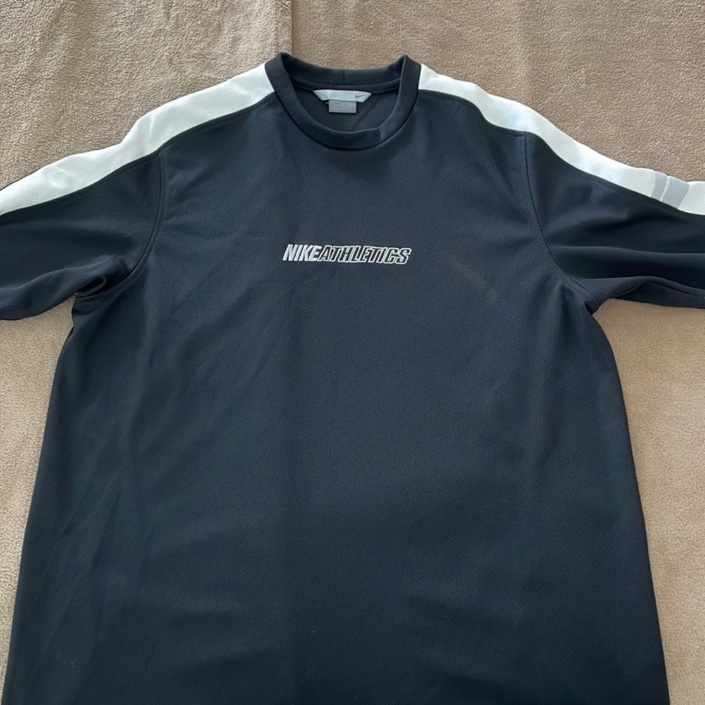 Nike athletic wear Men’s XL black short sleeve